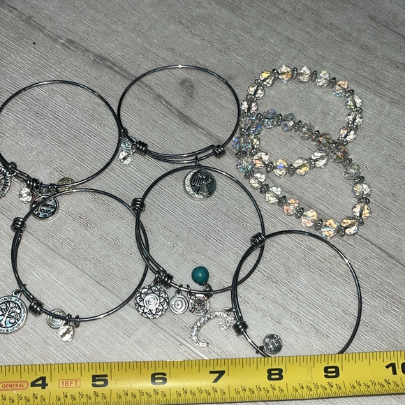 Bracelet (9) Bundle Love this Life and Acrylic Crystal - Picture 3 of 6